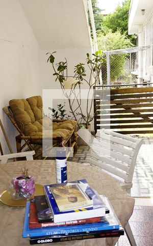Casa à venda com 450m², 5 quartos e 4 vagasQuintal Lateral