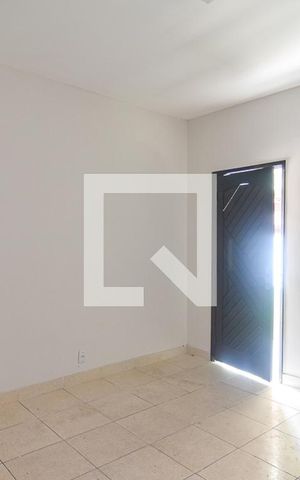 Casa à venda com 180m², 3 quartos e sem vaga Casa à venda com 180m², 3 quartos e sem vagaSala