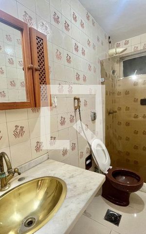 Apartamento à venda com 80m², 2 quartos e 1 vaga Apartamento à venda com 80m², 2 quartos e 1 vagaBanheiro da suíte