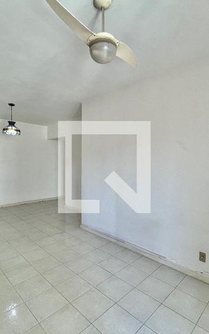 Apartamento à venda com 80m², 2 quartos e 1 vaga Apartamento à venda com 80m², 2 quartos e 1 vagaSala
