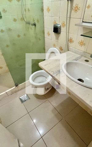 Apartamento à venda com 80m², 2 quartos e 1 vaga Apartamento à venda com 80m², 2 quartos e 1 vagaBanheiro social
