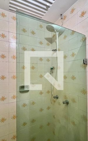 Apartamento à venda com 80m², 2 quartos e 1 vaga Apartamento à venda com 80m², 2 quartos e 1 vagaBanheiro social