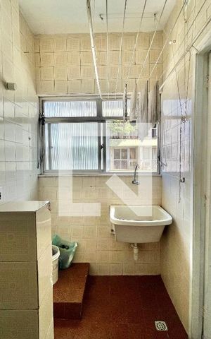 Apartamento à venda com 80m², 2 quartos e 1 vaga Apartamento à venda com 80m², 2 quartos e 1 vagaÁrea de serviço