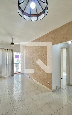 Apartamento à venda com 80m², 2 quartos e 1 vaga Apartamento à venda com 80m², 2 quartos e 1 vagaSala