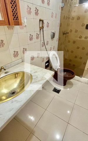 Apartamento à venda com 80m², 2 quartos e 1 vaga Apartamento à venda com 80m², 2 quartos e 1 vagaBanheiro da suíte