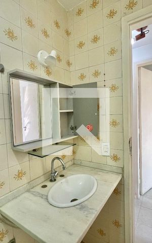Apartamento à venda com 80m², 2 quartos e 1 vaga Apartamento à venda com 80m², 2 quartos e 1 vagaBanheiro social