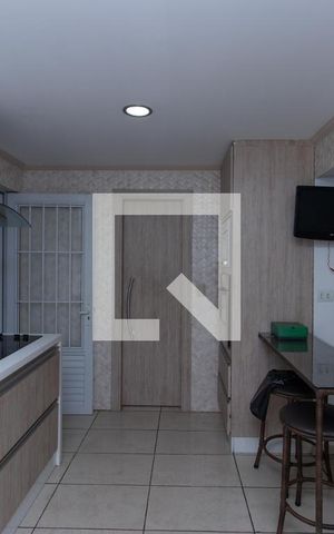 Casa à venda com 540m², 6 quartos e 4 vagas Casa à venda com 540m², 6 quartos e 4 vagasCozinha