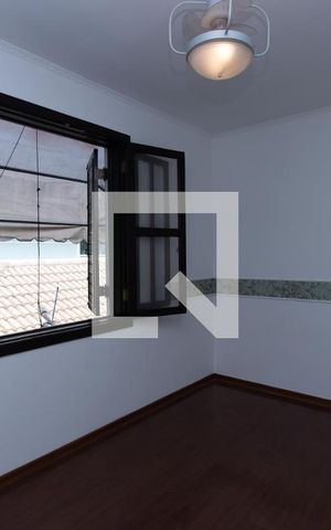 Casa à venda com 540m², 6 quartos e 4 vagas Casa à venda com 540m², 6 quartos e 4 vagasQuarto 1