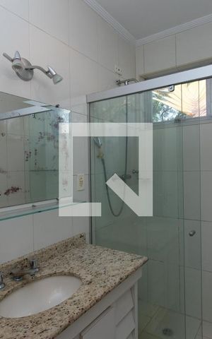 Casa à venda com 540m², 6 quartos e 4 vagas Casa à venda com 540m², 6 quartos e 4 vagasBanheiro da Suíte 2