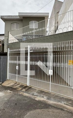 Casa à venda com 140m², 3 quartos e 4 vagasFachada