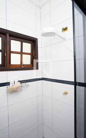 Casa à venda com 300m², 3 quartos e 5 vagas Casa à venda com 300m², 3 quartos e 5 vagasBanheiro da Suíte