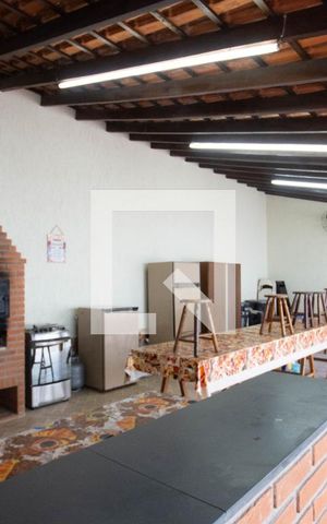 Casa à venda com 300m², 3 quartos e 5 vagas Casa à venda com 300m², 3 quartos e 5 vagasÁrea de lazer