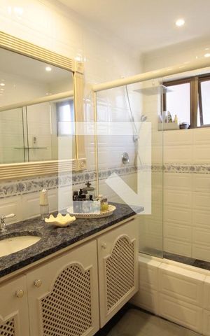 Apartamento à venda com 310m², 4 quartos e 3 vagasBanheiro quarto 4 suite