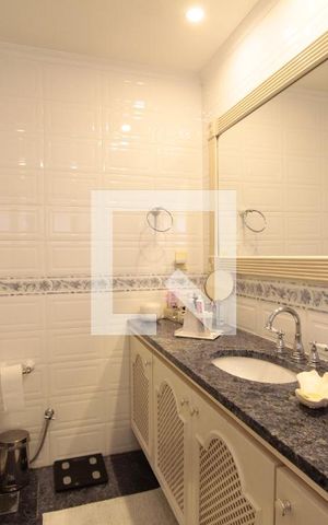 Apartamento à venda com 310m², 4 quartos e 3 vagasBanheiro quarto 4 suite
