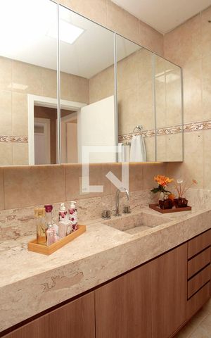 Apartamento à venda com 87m², 2 quartos e sem vagaBanheiro