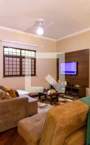 Casa à venda com 257m², 5 quartos e 4 vagasSala