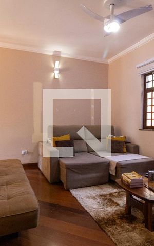 Casa à venda com 257m², 5 quartos e 4 vagasSala