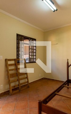 Casa à venda com 257m², 5 quartos e 4 vagasQuarto de Serviço