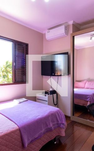 Casa à venda com 257m², 5 quartos e 4 vagasQuarto 2
