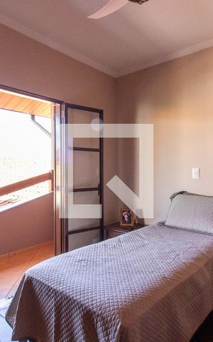 Casa à venda com 257m², 5 quartos e 4 vagasQuarto 3