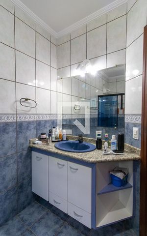 Casa à venda com 257m², 5 quartos e 4 vagasBanheiro