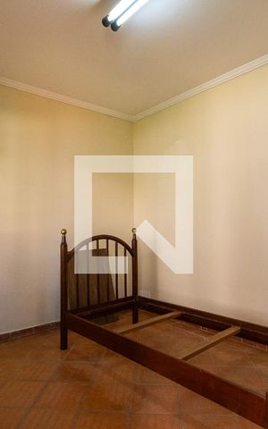 Casa à venda com 257m², 5 quartos e 4 vagasQuarto de Serviço