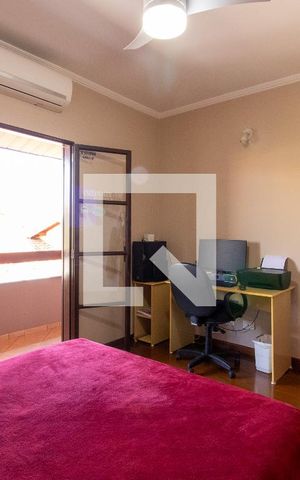 Casa à venda com 257m², 5 quartos e 4 vagasQuarto 4