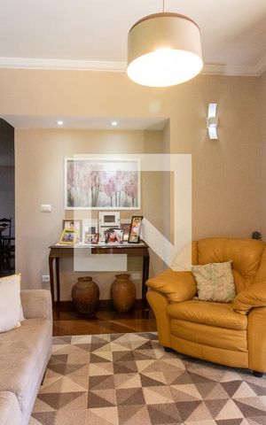 Casa à venda com 257m², 5 quartos e 4 vagasSala