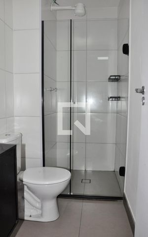 Apartamento à venda com 36m², 2 quartos e sem vaga Apartamento à venda com 36m², 2 quartos e sem vagaBanheiro Social
