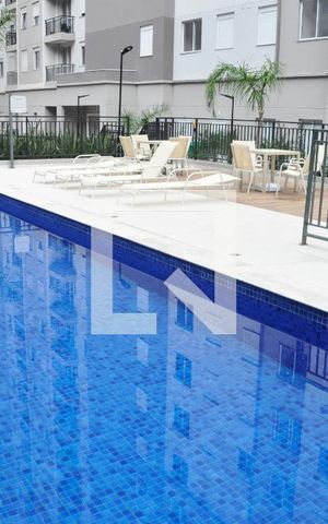 Apartamento à venda com 36m², 2 quartos e sem vaga Apartamento à venda com 36m², 2 quartos e sem vagaÁrea comum - Piscina