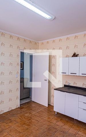Casa à venda com 270m², 4 quartos e 3 vagas Casa à venda com 270m², 4 quartos e 3 vagasCozinha