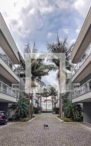 Casa de condomínio à venda com 404m², 3 quartos e 6 vagas Casa de condomínio à venda com 404m², 3 quartos e 6 vagasÁrea comum