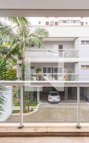 Casa de condomínio à venda com 404m², 3 quartos e 6 vagas Casa de condomínio à venda com 404m², 3 quartos e 6 vagasVaranda da Sala