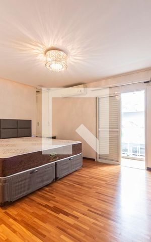 Casa de condomínio à venda com 404m², 3 quartos e 6 vagas Casa de condomínio à venda com 404m², 3 quartos e 6 vagasQuarto 3
