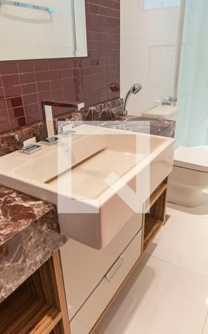 Casa de condomínio à venda com 404m², 3 quartos e 6 vagas Casa de condomínio à venda com 404m², 3 quartos e 6 vagasBanheiro Social