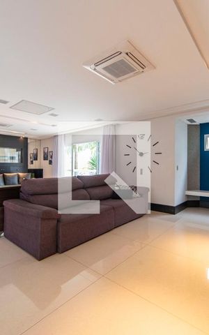 Casa de condomínio à venda com 404m², 3 quartos e 6 vagas Casa de condomínio à venda com 404m², 3 quartos e 6 vagasSala