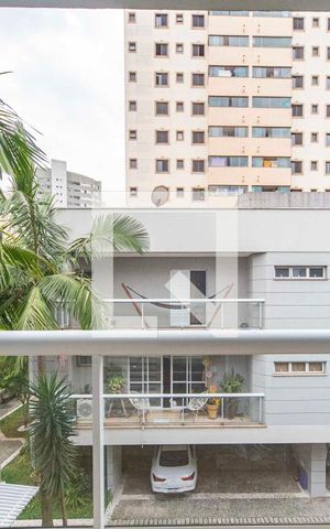 Casa de condomínio à venda com 404m², 3 quartos e 6 vagas Casa de condomínio à venda com 404m², 3 quartos e 6 vagasVaranda do Quarto 3