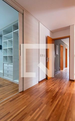 Casa de condomínio à venda com 404m², 3 quartos e 6 vagas Casa de condomínio à venda com 404m², 3 quartos e 6 vagasQuarto 3
