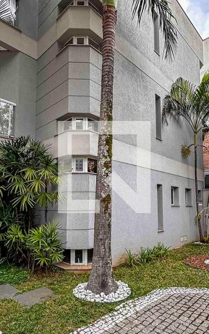 Casa de condomínio à venda com 404m², 3 quartos e 6 vagas Casa de condomínio à venda com 404m², 3 quartos e 6 vagasÁrea comum