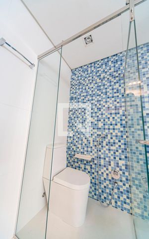 Casa de condomínio à venda com 404m², 3 quartos e 6 vagas Casa de condomínio à venda com 404m², 3 quartos e 6 vagasBanheiro do Quarto 3