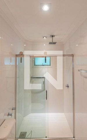 Casa de condomínio à venda com 404m², 3 quartos e 6 vagas Casa de condomínio à venda com 404m², 3 quartos e 6 vagasBanheiro Social