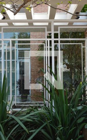 Apartamento à venda com 169m², 3 quartos e 3 vagasFachada + Plaquinha