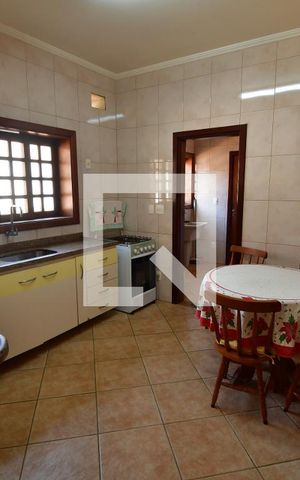 Casa à venda com 420m², 5 quartos e 3 vagasCozinha