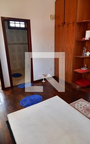 Casa à venda com 420m², 5 quartos e 3 vagasQuarto 3 - Suíte