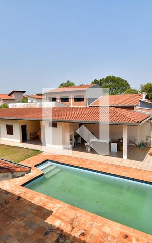 Casa à venda com 420m², 5 quartos e 3 vagasQuarto 3 - Suíte Vista