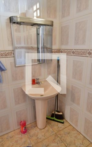 Casa à venda com 420m², 5 quartos e 3 vagasBanheiro 1