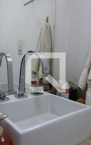 Apartamento à venda com 131m², 3 quartos e 3 vagasBanheiro da Suíte 2
