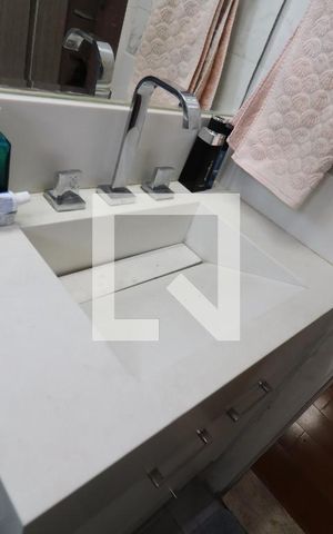 Apartamento à venda com 131m², 3 quartos e 3 vagasBanheiro Social - Pia
