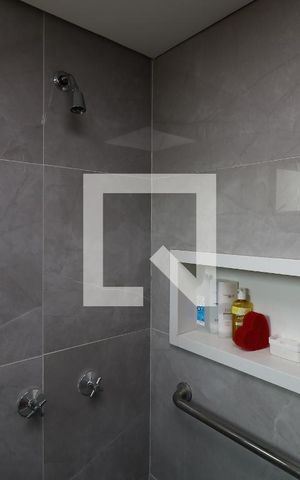 Apartamento à venda com 131m², 3 quartos e 3 vagasBanheiro da Suíte - Box