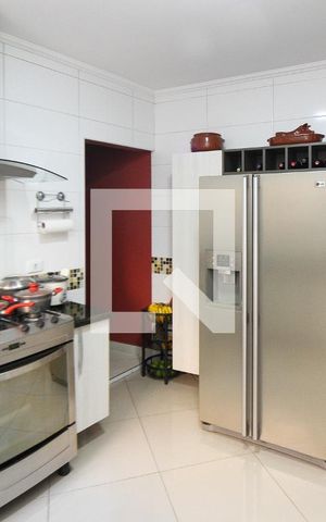 Casa à venda com 190m², 3 quartos e 4 vagas Casa à venda com 190m², 3 quartos e 4 vagasCozinha